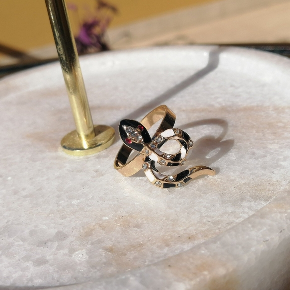 Gorgeous snake ring - Picture 2 of 3